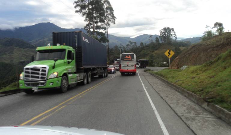 La vía alterna es por Manizales hacía Bogotá