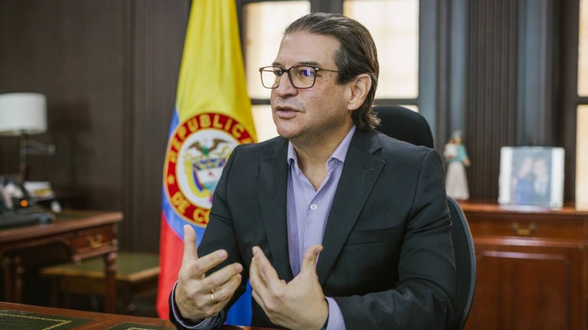 Hay que pensar que todos tenemos que aportar para los más vulnerables: Zea