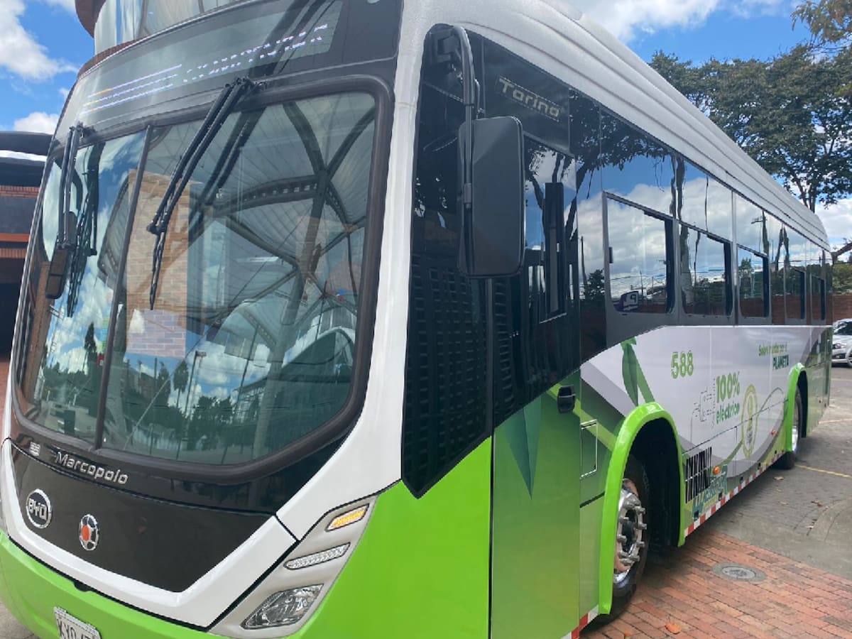 Compensar dispuso buses eléctricos para movilizar gratis a más de 700 mil personas