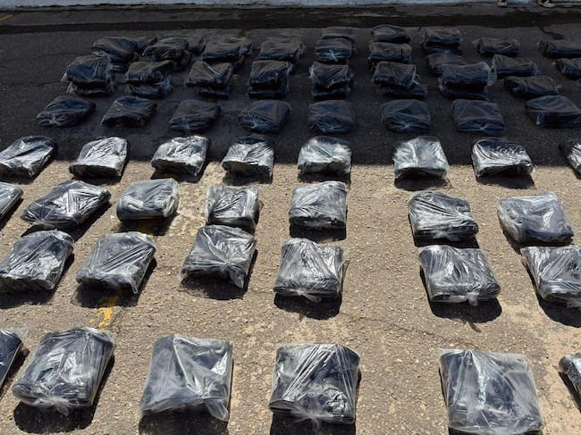 Un total de 141 pares de botas de combate fueron entregados al Batallón de Infantería número 1 General Simón Bolívar como parte de las acciones adelantadas por la Administración de Ramiriquí para respaldar las labores de seguridad en el municipio.
