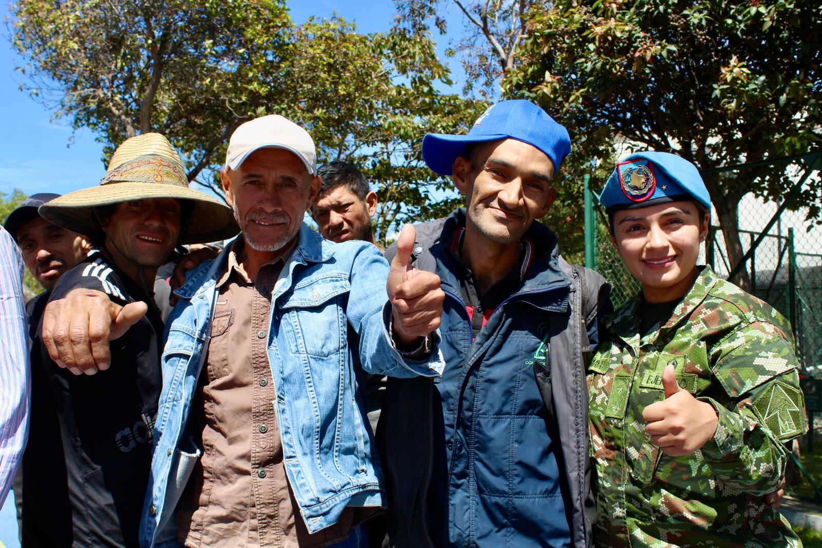 Los habitantes que se acercaron a la actividad recibieron servicio de alimentación, atención médica y entretenimiento. ( Foto: Ejército Nacional )