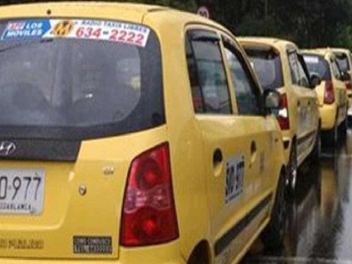 Piden a taxistas adoptar precauciones durante cuarentena