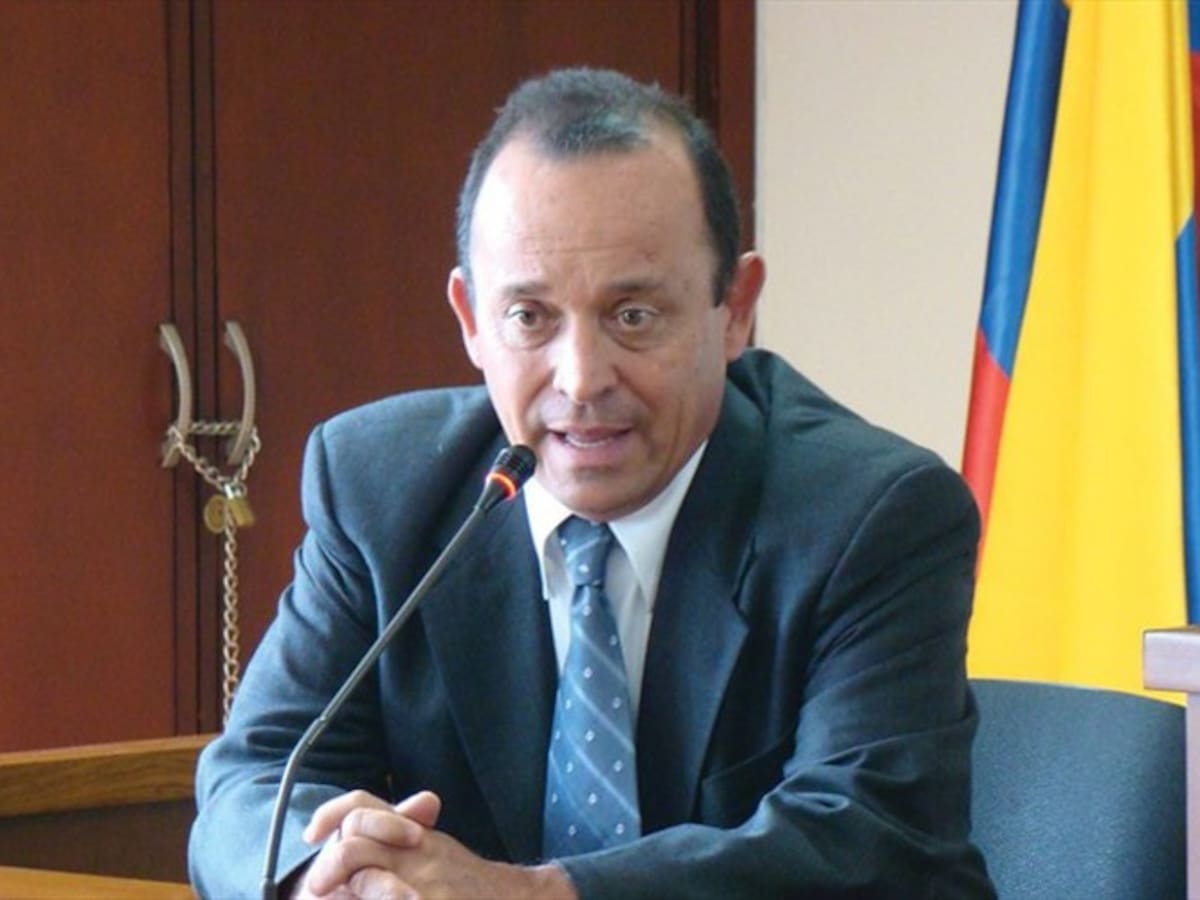 Defensor de Santiago Uribe presenta testigos favorables al acusado
