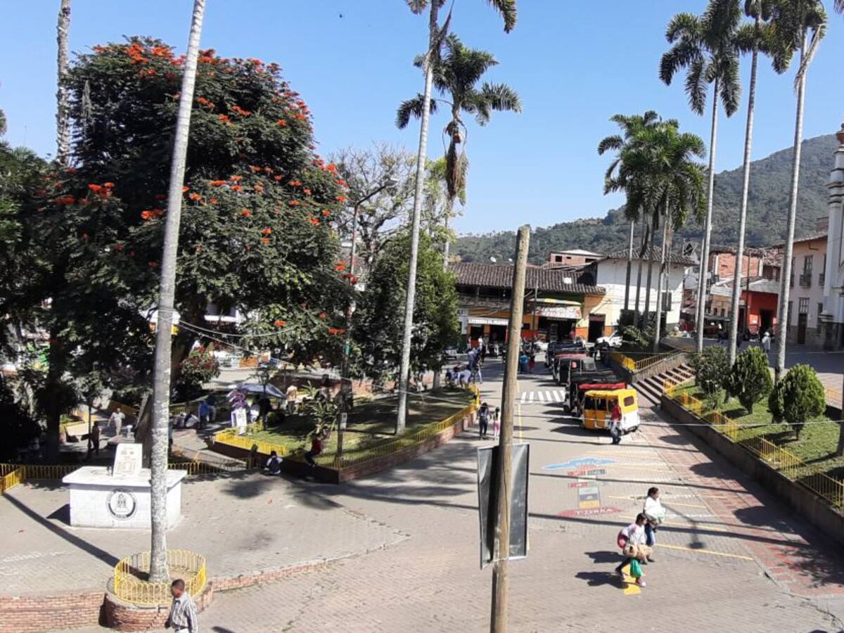 Levantan el paro de servicio público rural en Ituango