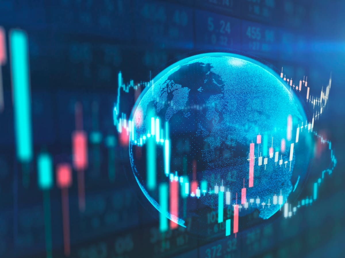 Bloqueo en estrecho de Ormuz desacelera crecimiento de economía mundial: OCDE advierte consecuencias