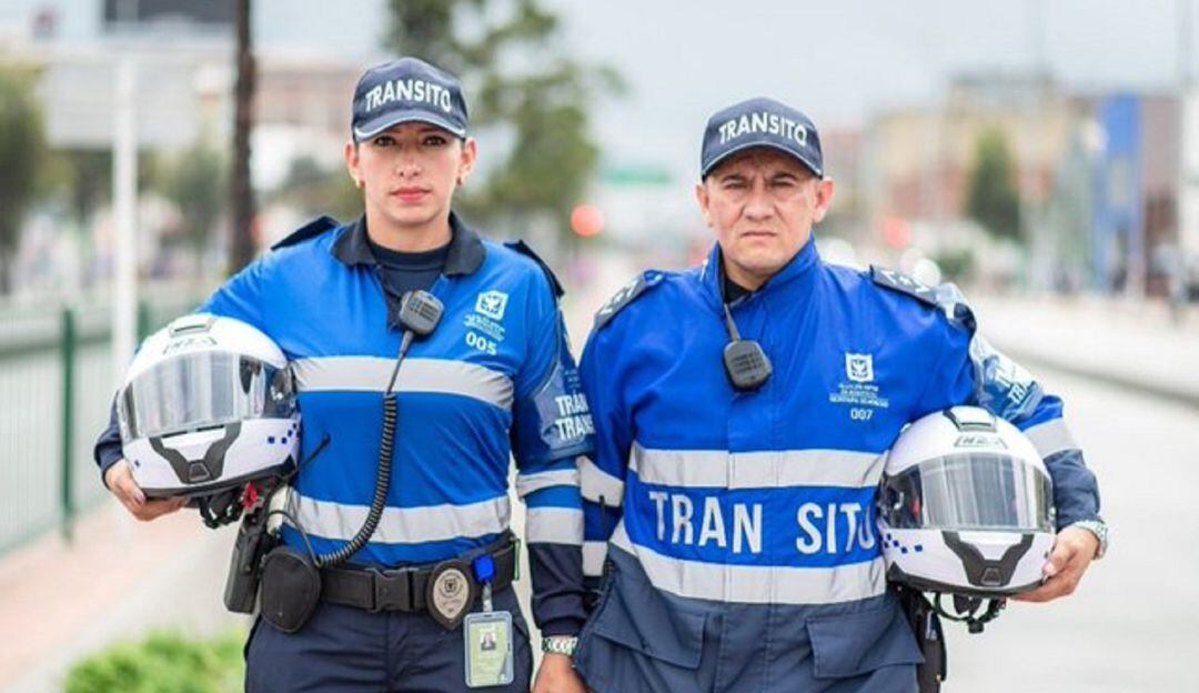 Agentes de tránsito civiles 