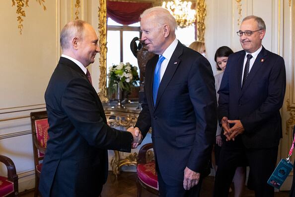 John Herbst conversó con Julio Sánchez Cristo en La W sobre el artículo: “Putin obtuvo justo lo que quería de su llamada telefónica con Biden”. Foto: Getty