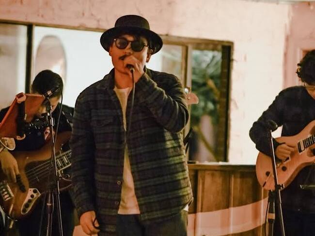 Retorica Rima habla de su canción "Entre más golpes"