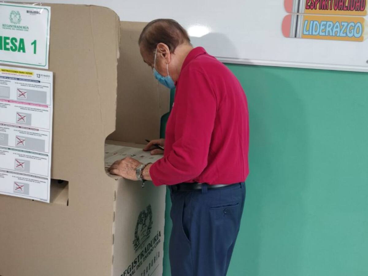 VIDEO: Rodolfo votó temprano y viajó para audiencia con el Papa