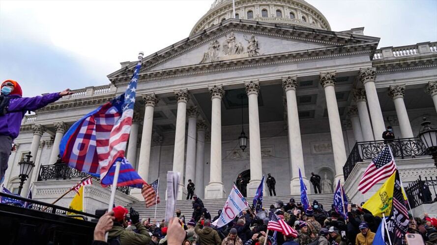 Ayer fue un día muy oscuro en la historia de los Estados Unidos: Henry Cuellar. Foto: Getty Images