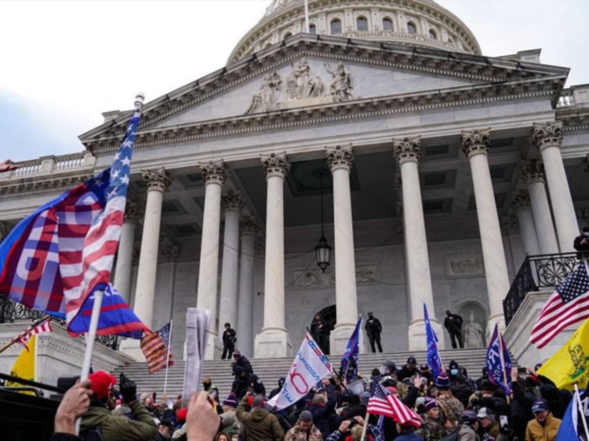 El relato de uno de los congresistas que se encontraba dentro del Capitolio de EE.UU.