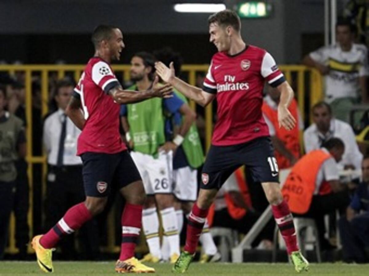 Arsenal y Basilea se acercan a los grupos de la Champions