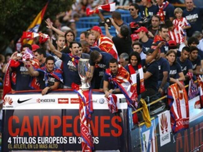 Atlético de Madrid celebró su título de la Supercopa con su afición
