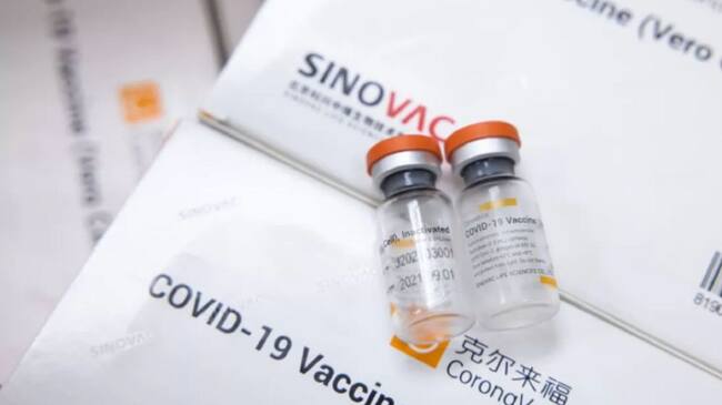 Policía decomisó 160 dosis de vacunas Sinovac que no cumplían requisitos