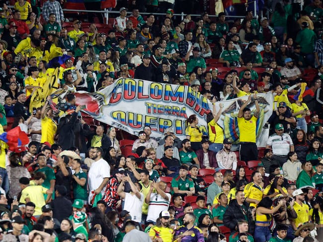 Aficionados durante el amistoso entre Colombia y México. (Photo by Kevork Djansezian/Getty Images)