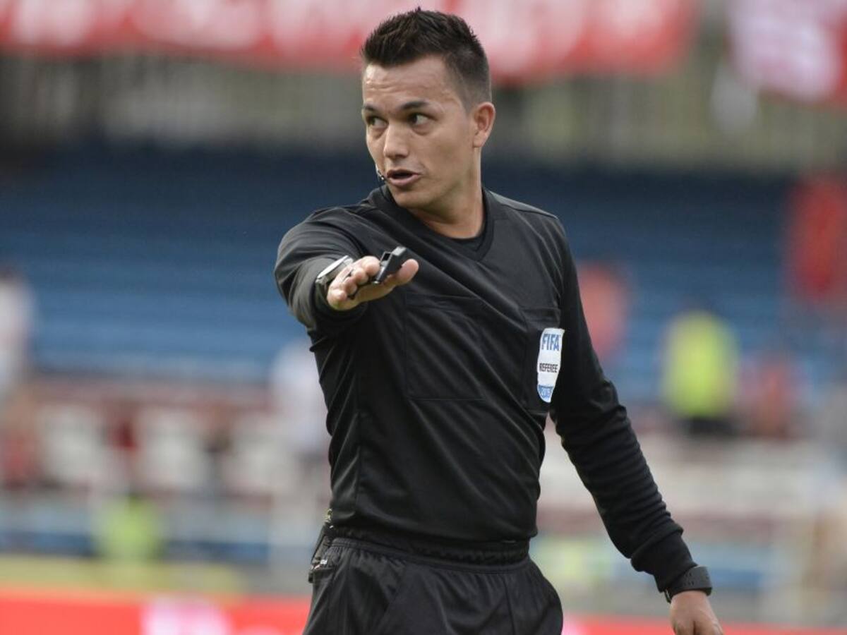 Nicolás Gallo y Bismark Santiago, los árbitros para definir el Grupo B