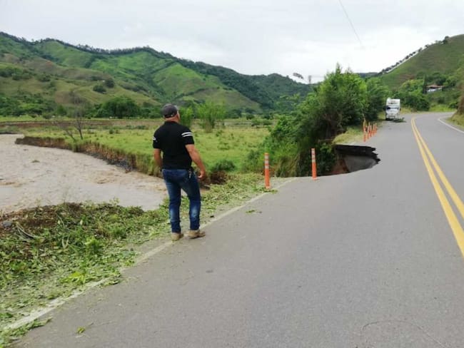 Creciente de un río produjo emergencia en la vía Risaralda - Chocó