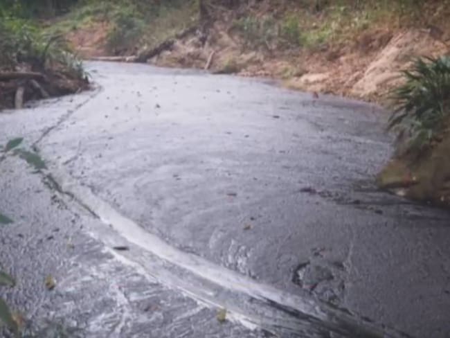Un derrame de petróleo ocurre en Santander