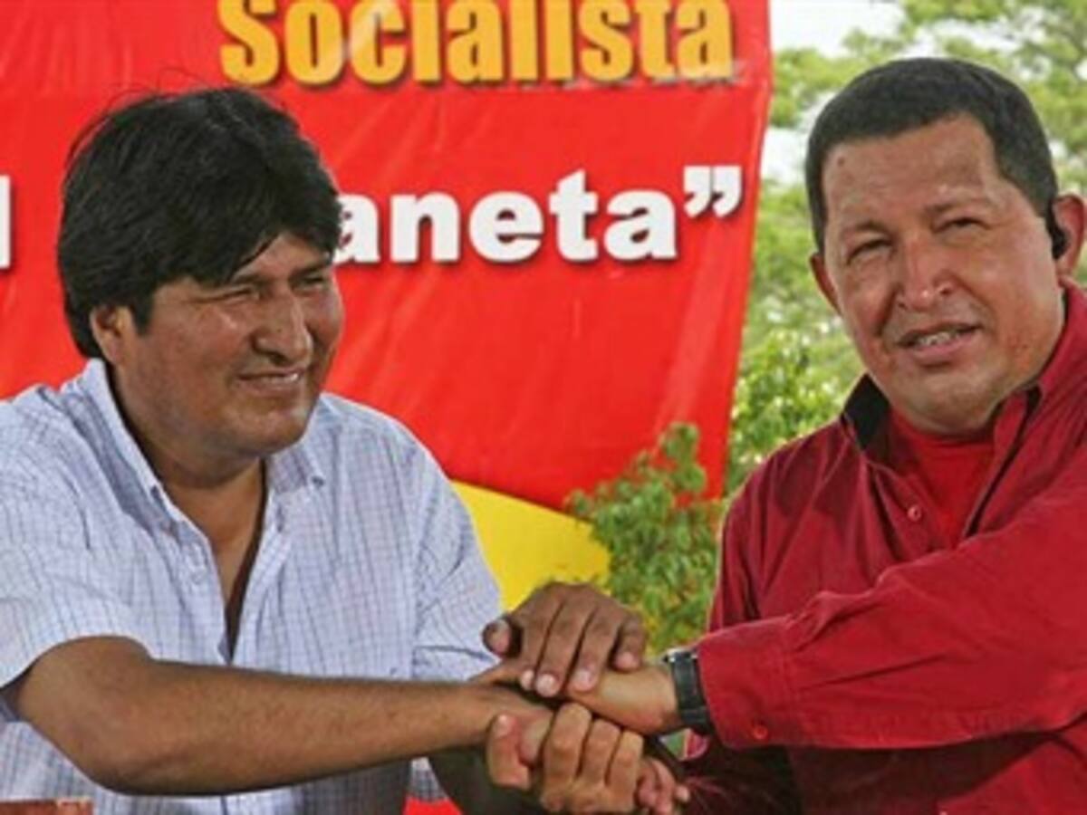Venezuela dona 16 vehículos para la seguridad del presidente de Bolivia
