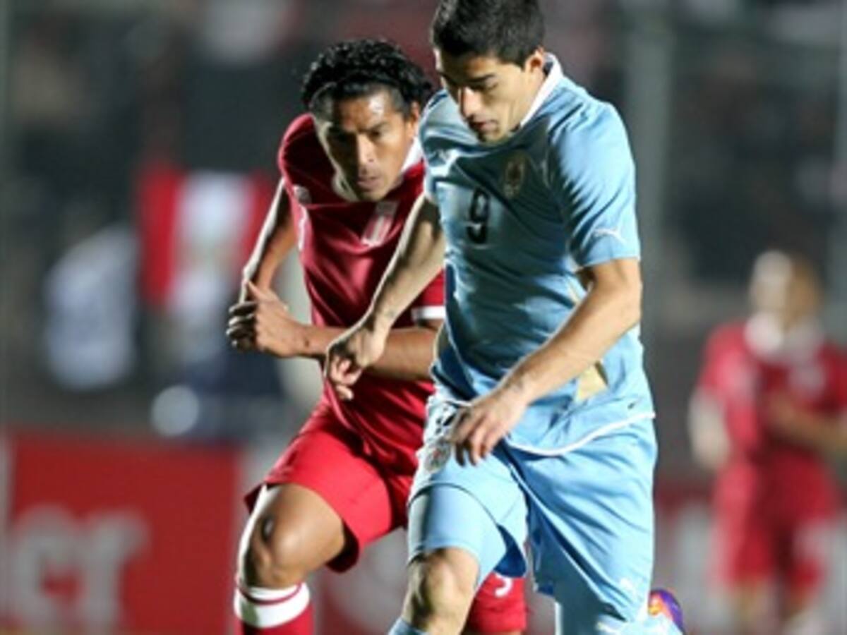 Con goles de Luis Suárez y Paolo Guerrero empataron Uruguay y Perú