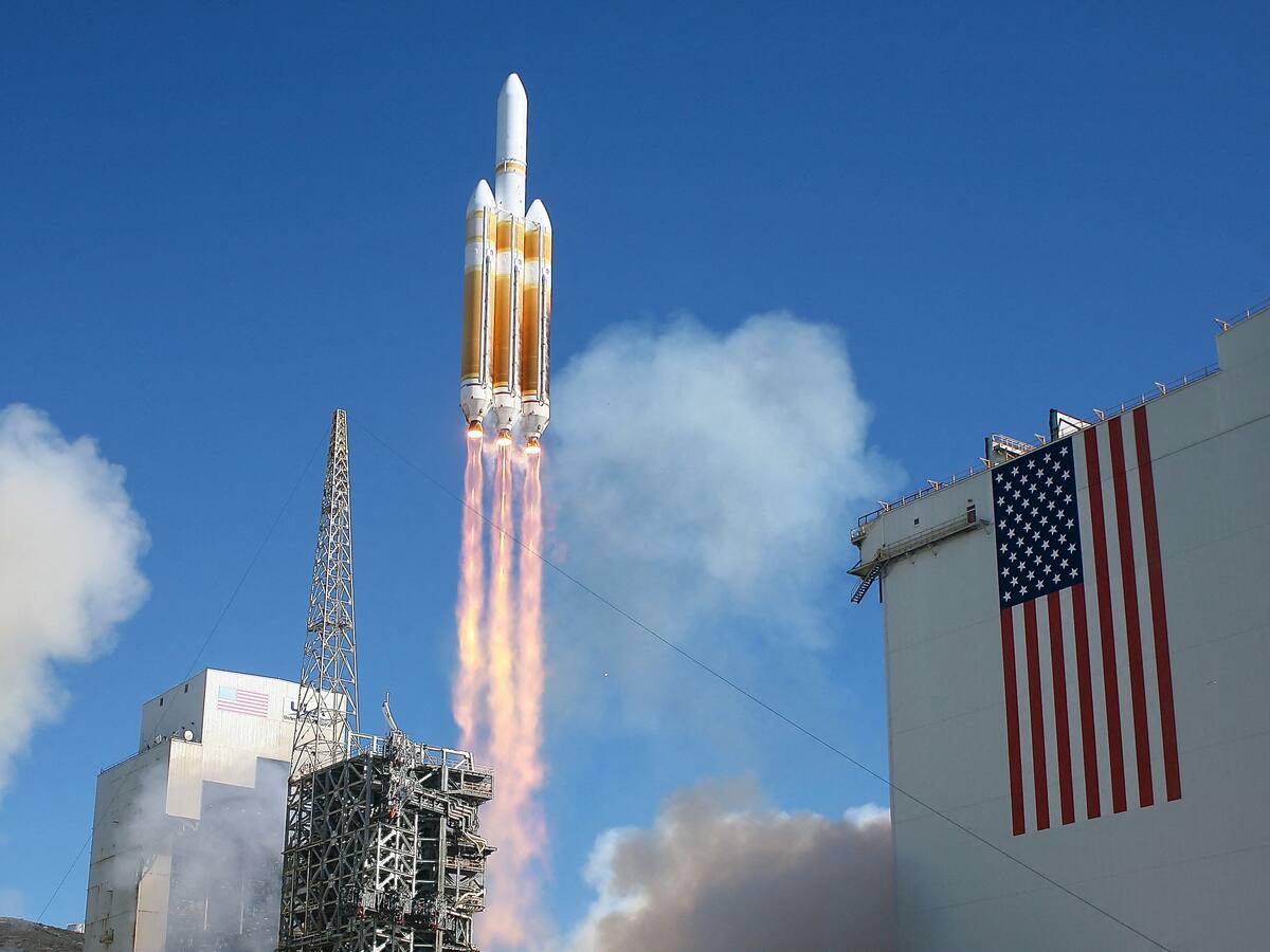 EE.UU. puso en órbita un satélite espía ante amenaza china y rusa
