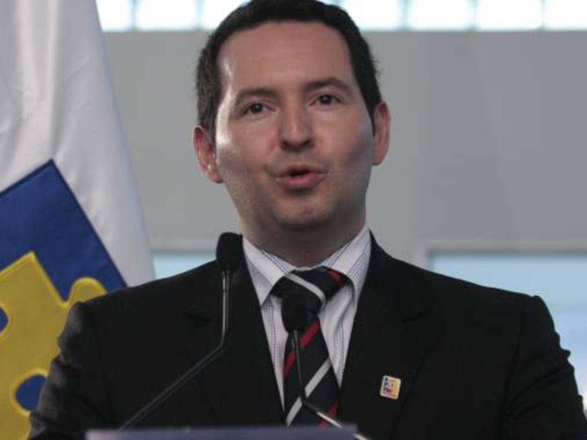 Fiscalía tras la pista de tres hombres por robo en apartamento del vicefiscal Perdomo