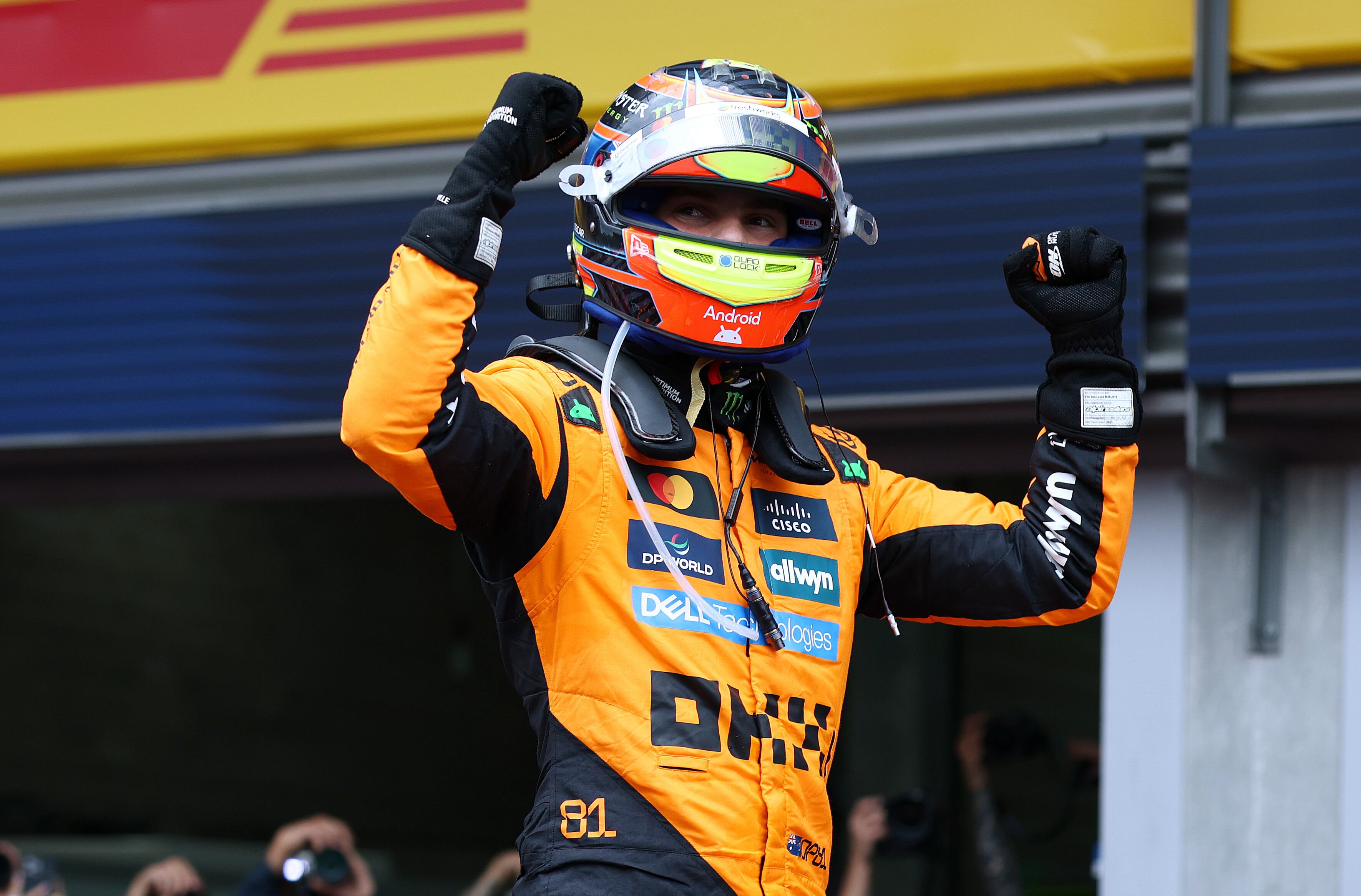 Oscar Piastri celebra la victoria en el Gran Premio de Bélgica. (Photo by Mark Thompson/Getty Images)