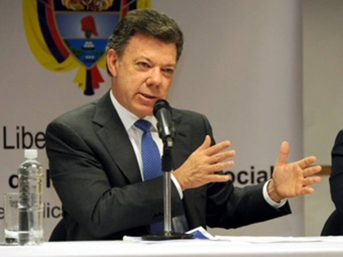 “No aceptamos que nadie nos dicte nuestra política desde el exterior”: Santos