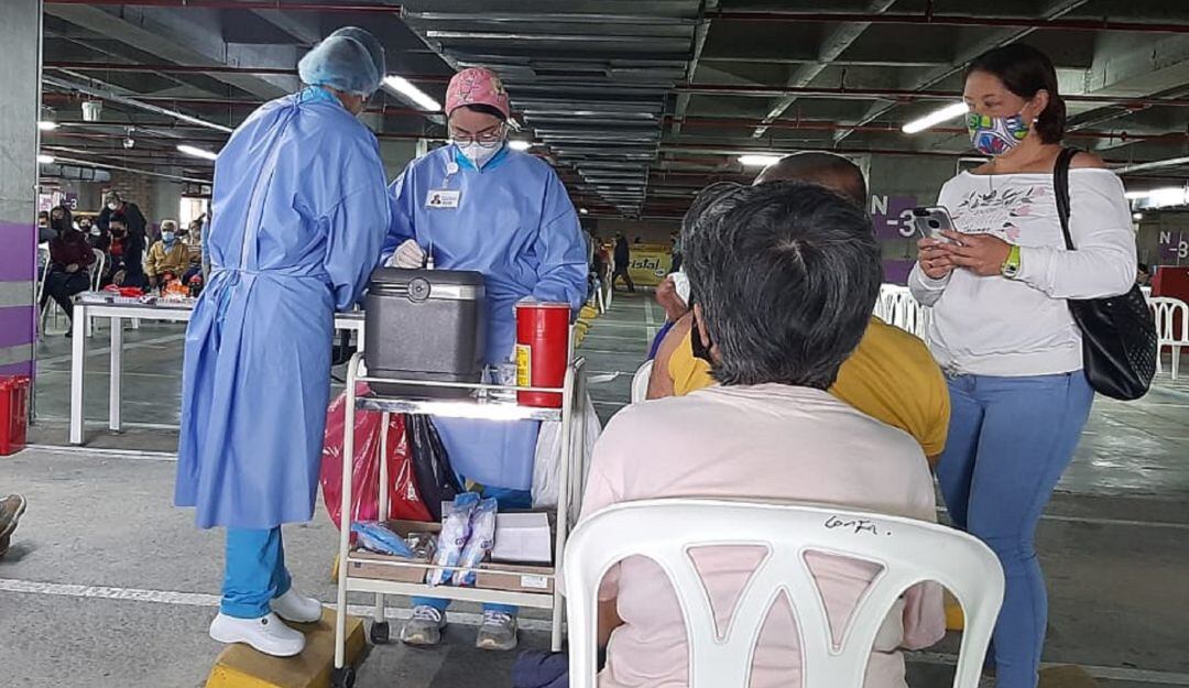 Vacunación contra la COVID-19 en Caldas
