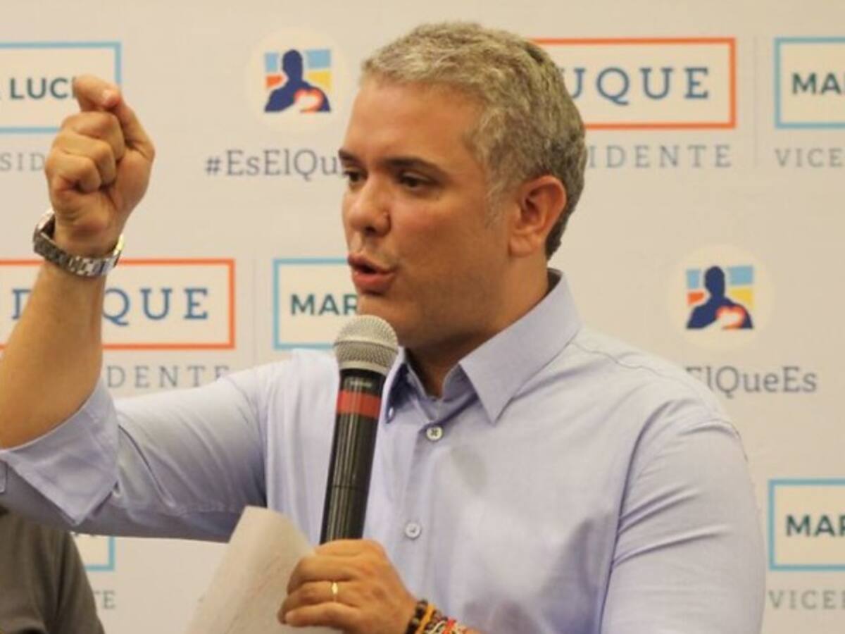 Periódico El Tiempo apoya a Iván Duque. Petro responde