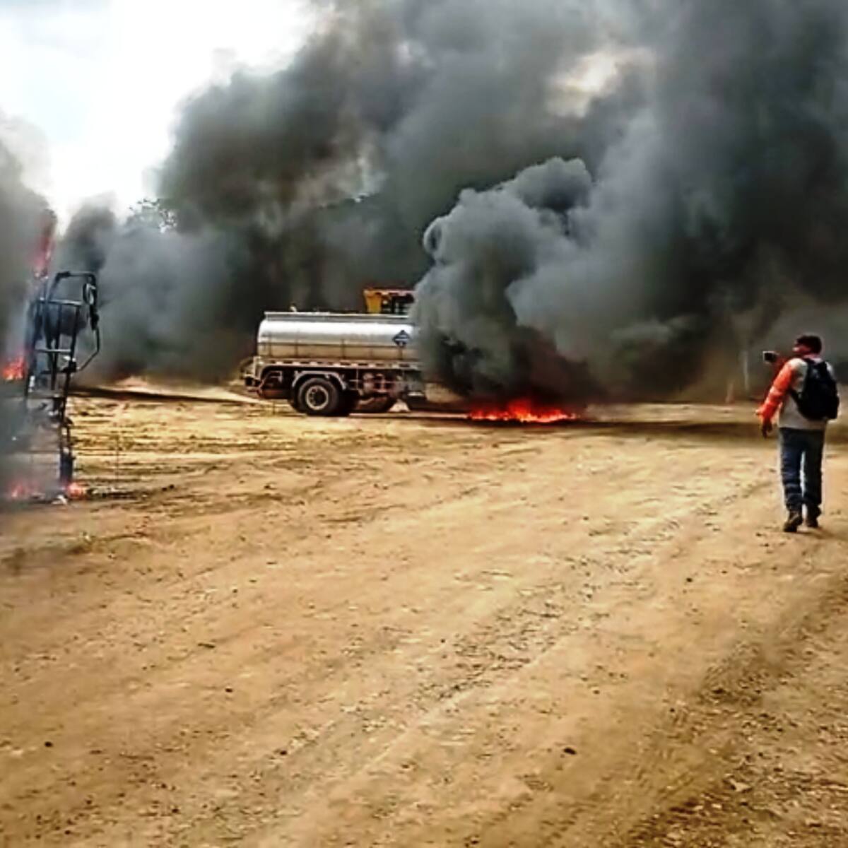 Maquinaria amarilla fue incinerada en los Montes de María en el departamento de Bolívar
