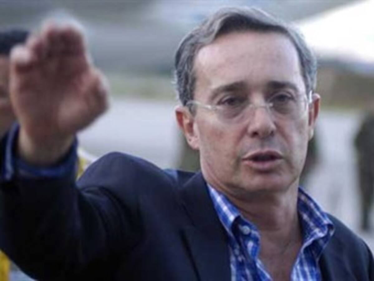 El presidente Uribe revela 'Plan B' para salvar la Emergencia Social