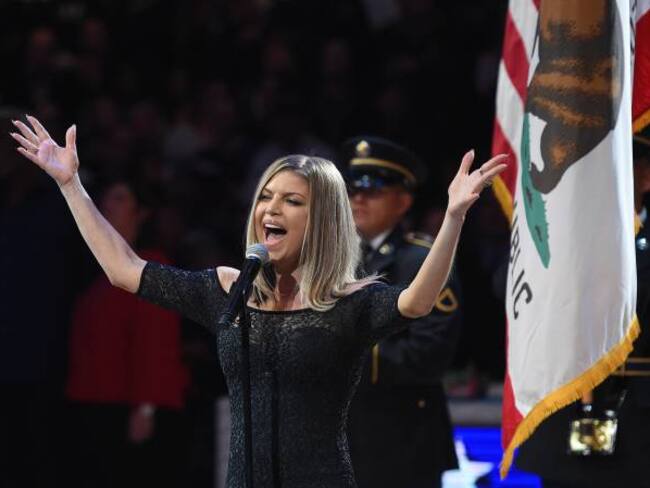 Fergie se disculpa por su versión del himno estadounidense
