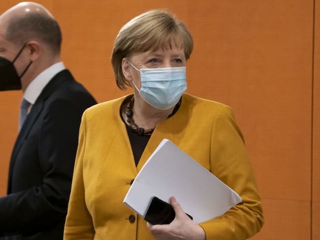 Angela Merkel en reunión con dirigentes federales 