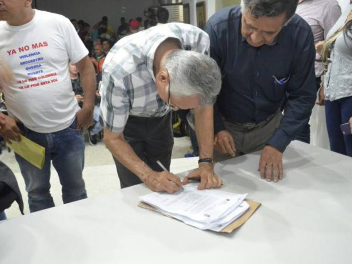 La Alcaldía de Ibagué firmó un pacto de convivencia y seguridad con los motociclistas