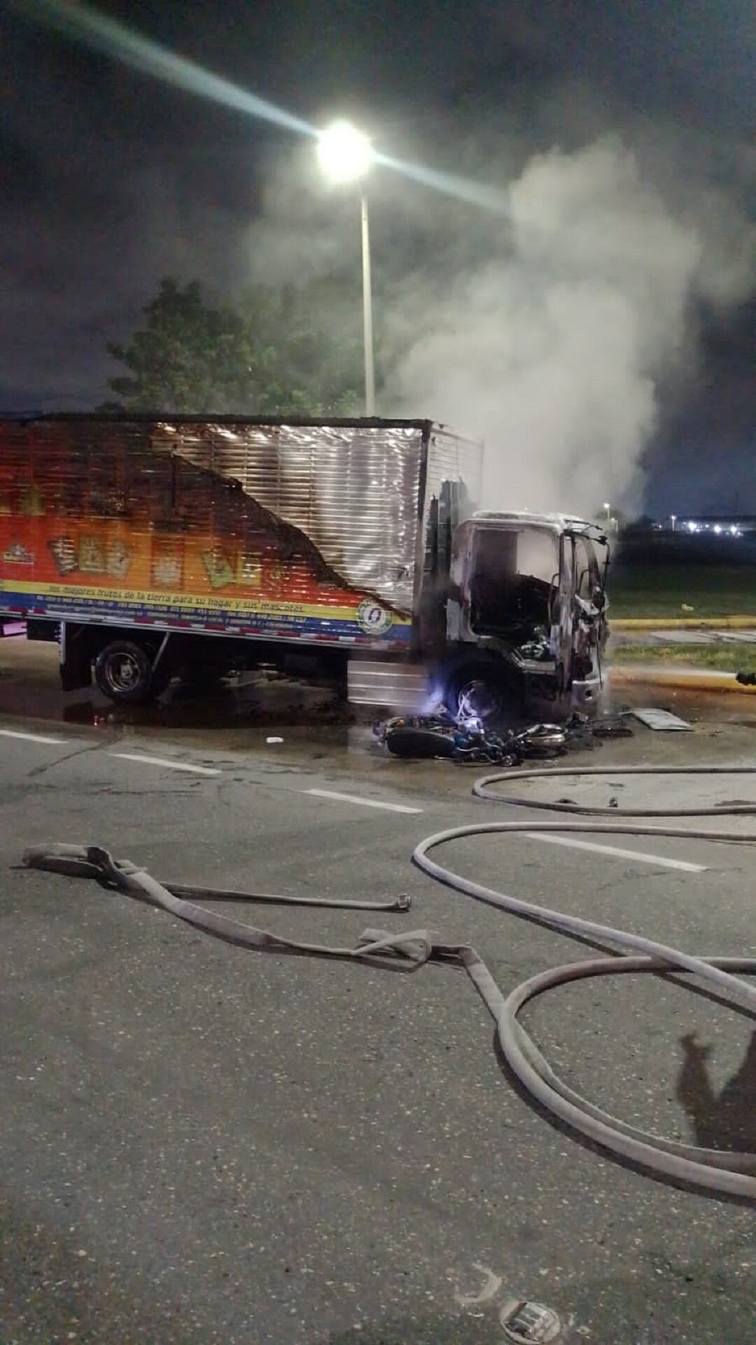 Furgón incinerado en Galapa, Atlántico / Cortesía
