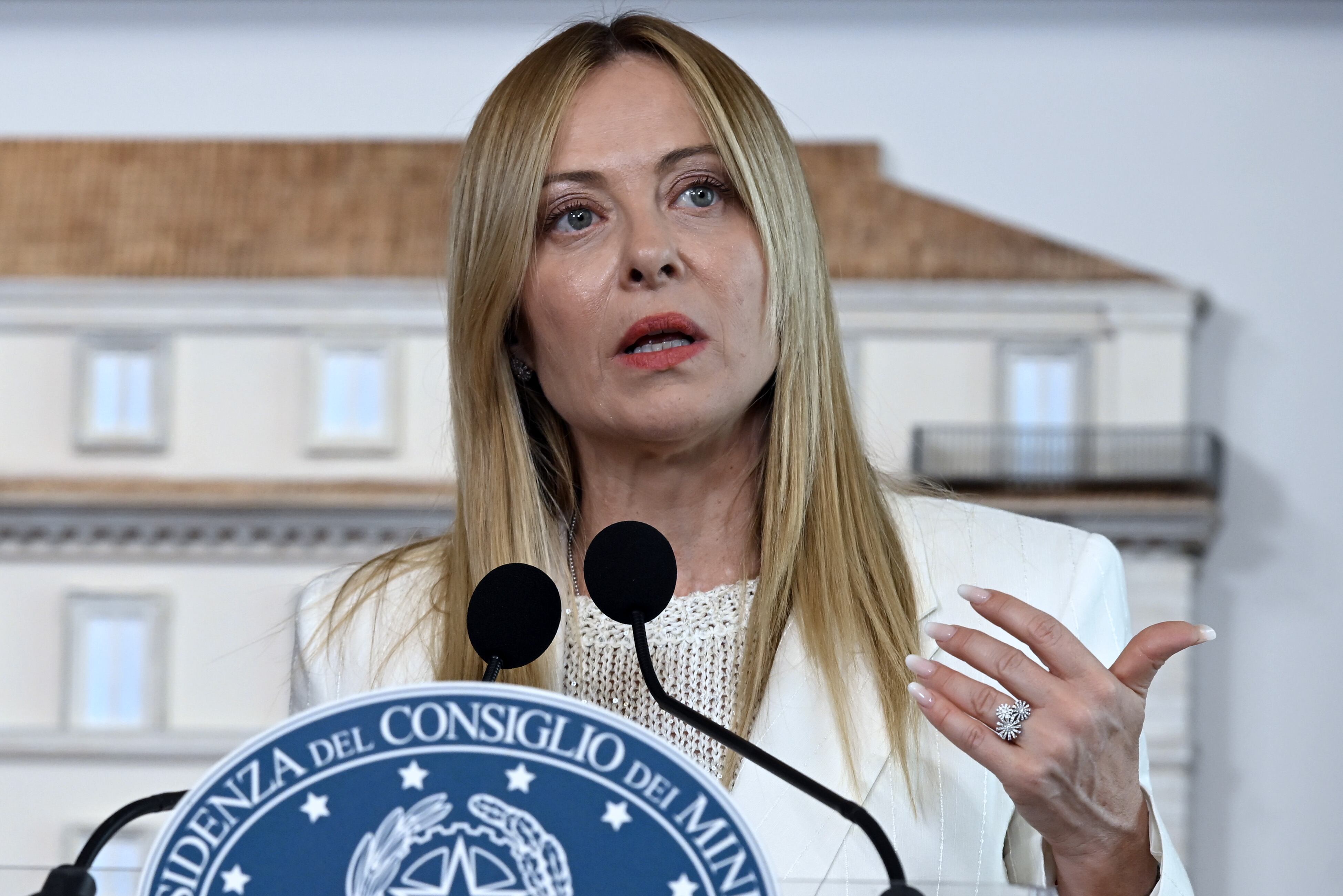 La primera ministra italiana, Giorgia Meloni, durante la reunión con el primer ministro portugués, Luís Montenegro.  (Photo by Simona Granati - Corbis/Corbis via Getty Images)