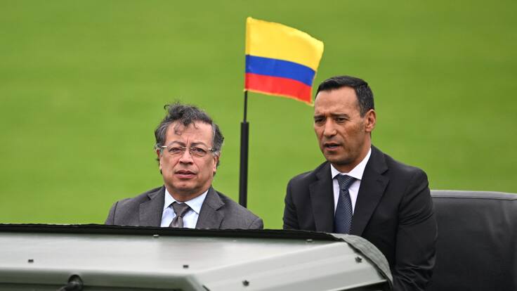 Paz total: ¿conviene levantar todas las mesas de negociación y los cese al fuego?