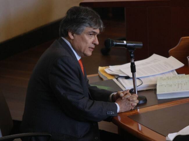 Corte Constitucional debería permitir imágenes de las demás religiones en la Sala Plena: Ramiro Bejarano