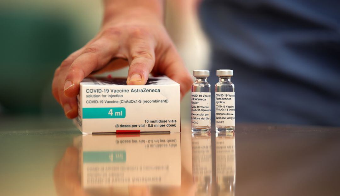 En el mundo crecen las dudas sobre la seguridad del uso de la vacuna de AstraZeneca.