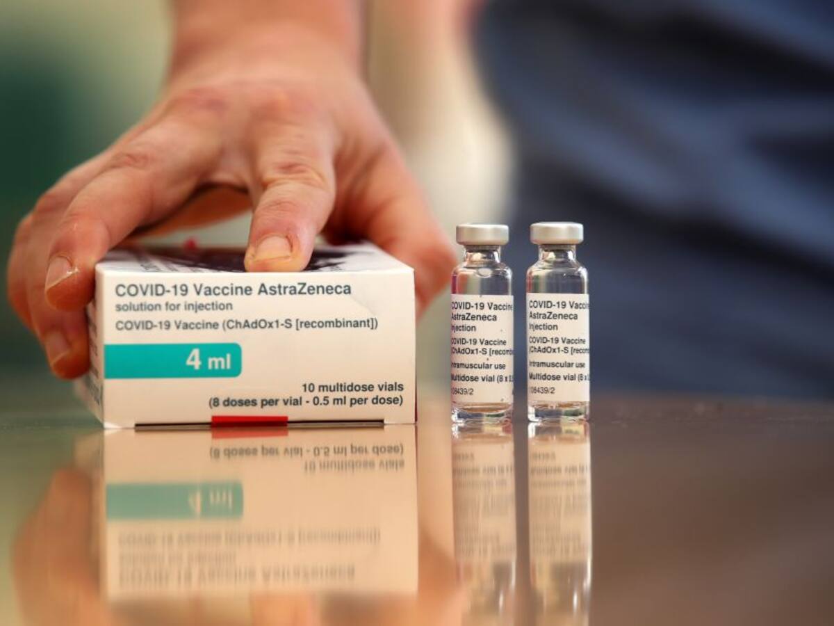 Frenan ensayos de vacuna AstraZeneca en niños