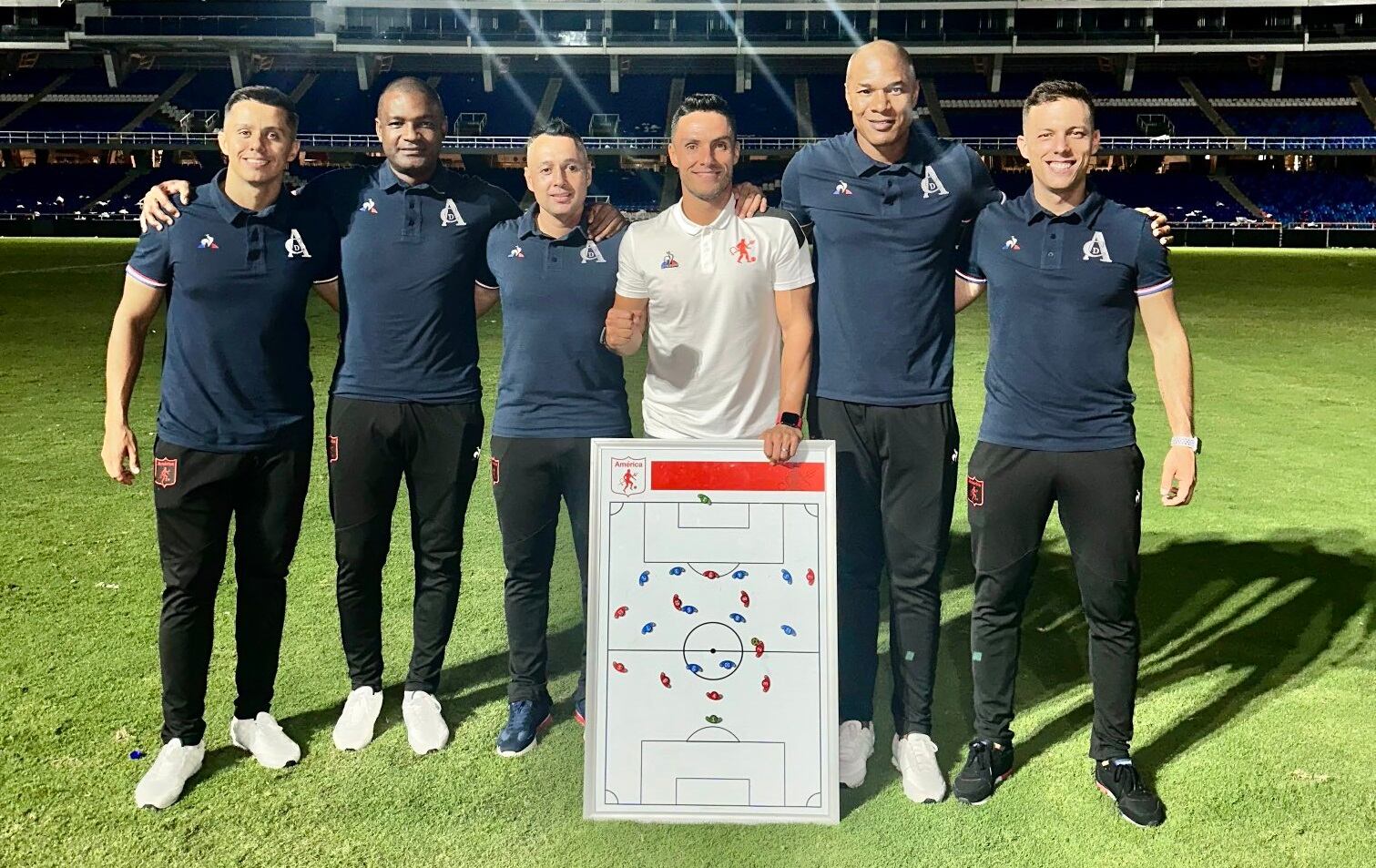 Lucas González comanda el cuerpo técnico del América de Cali / @LucasGonzalez_V