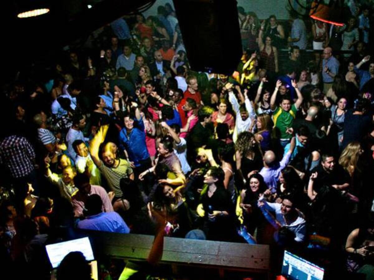 Cerca de 150 menores de edad fueron sorprendidos en una chiquiteca