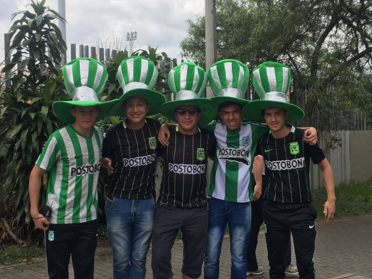 Los hinchas lucen su mejor pinta y se alistan para el paso de Nacional a la final de la Libertadores. 