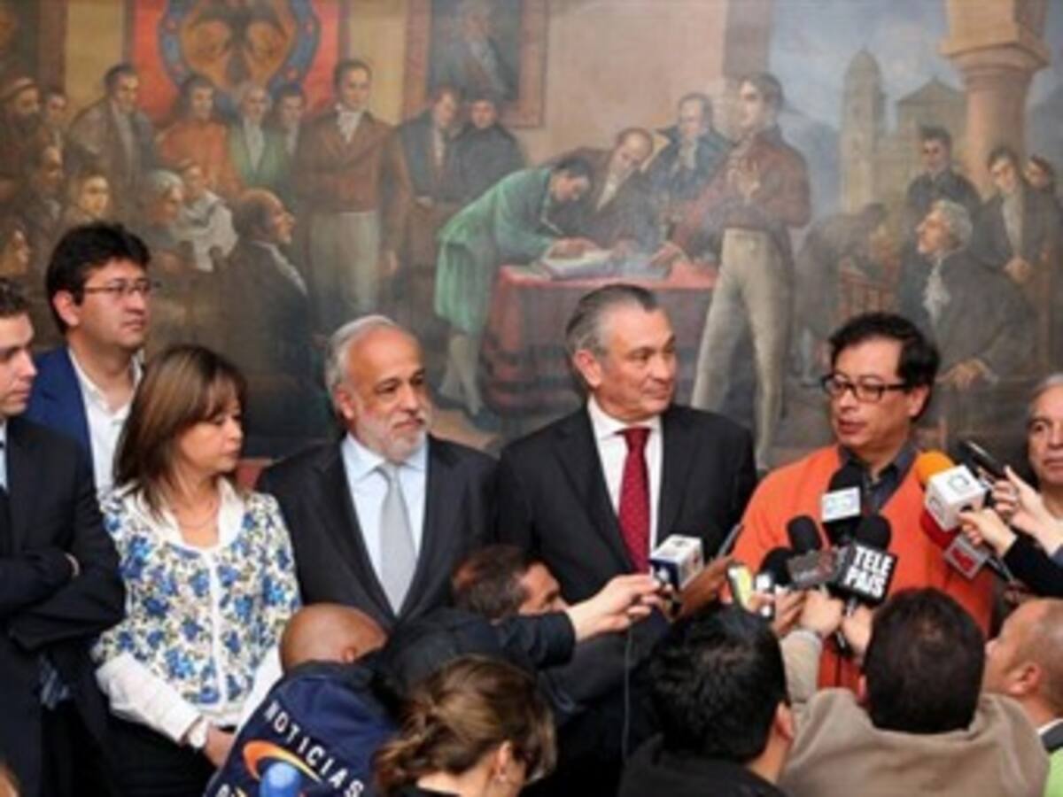 Petro denunció pirámides de contratistas en el sistema de aseo de Bogotá