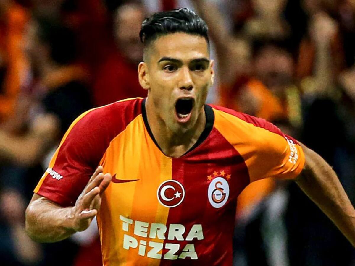 Falcao subasta camiseta para ayudar a hospital en Santa Marta
