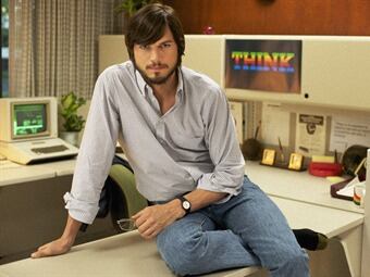 El actor Ashton Kutcher da vida a Steve Jobs. Foto: Difusión