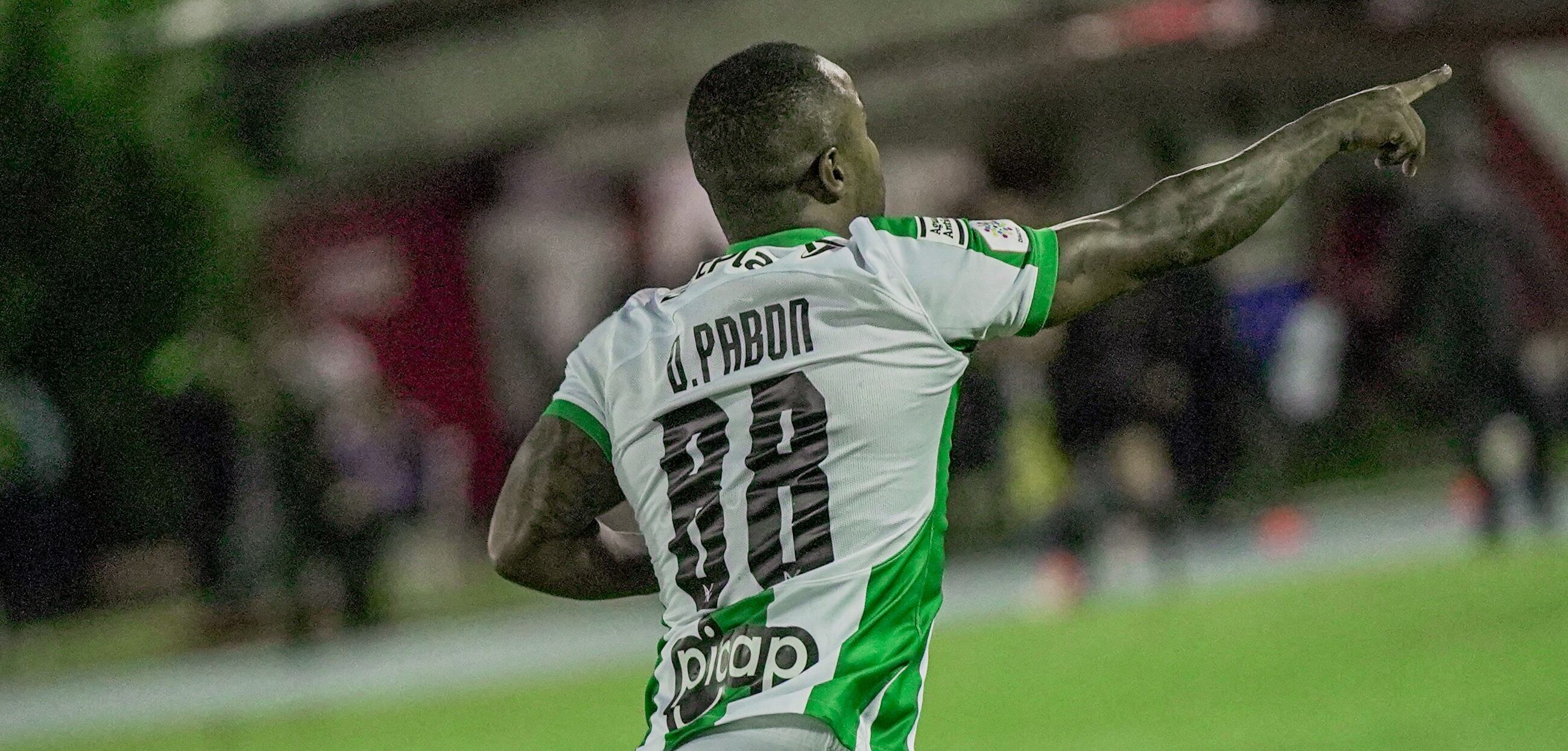 Dorlan Pabón celebra su gol ante Águilas Doradas en Rionegro / Twitter: @nacionaloficial.