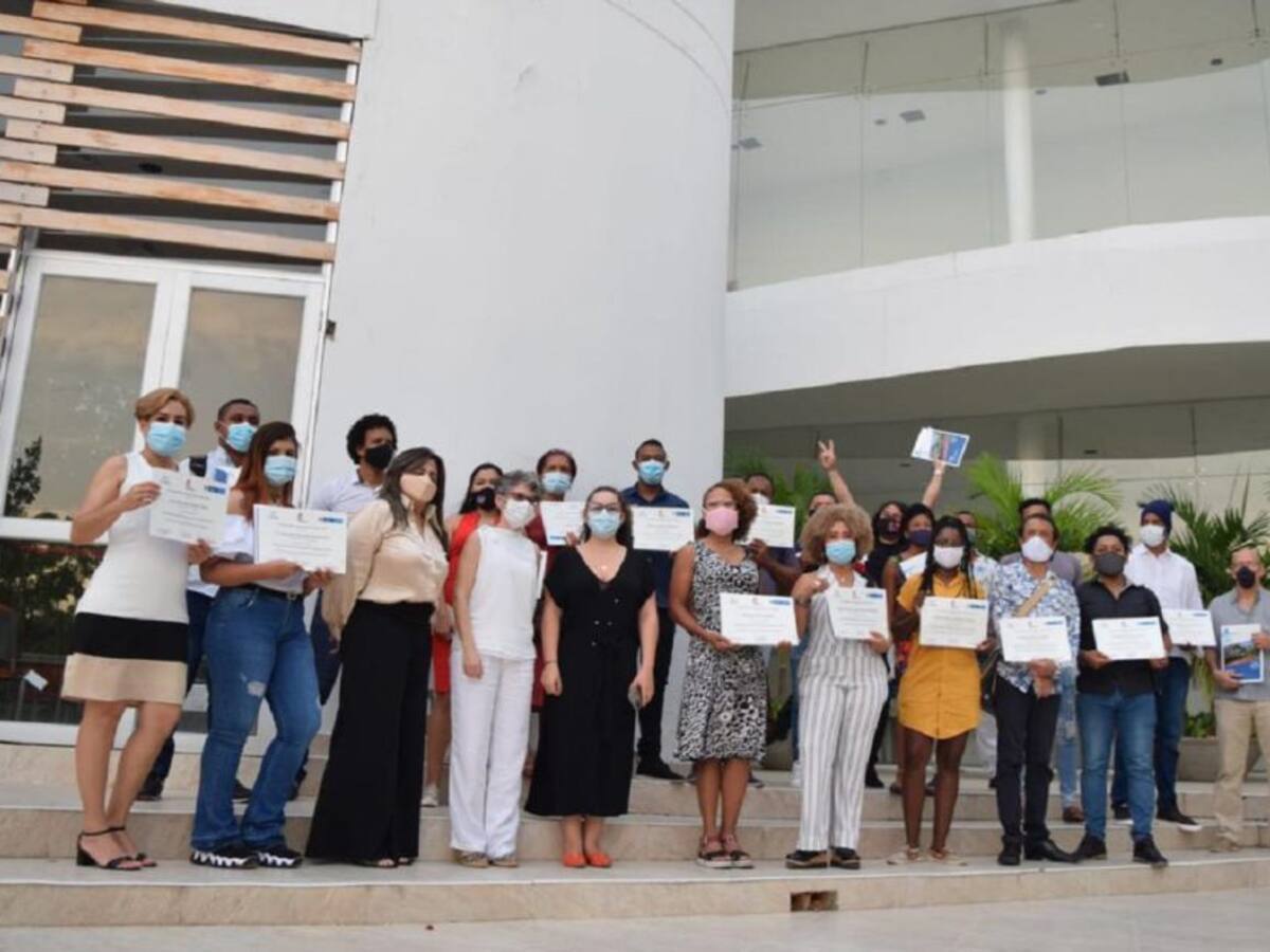 Gestores culturales certificados en formación de vanguardia en Cartagena
