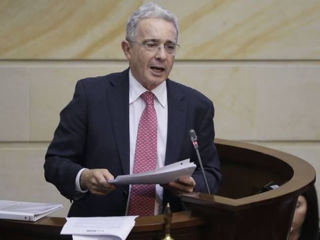 Uribe lanza propuesta para eliminar varias entidades del Estado